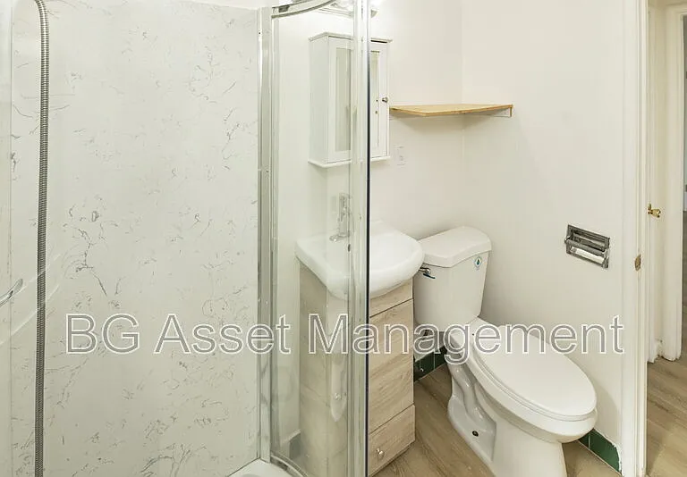2039 Macarthur Blvd #10 — Photo 12