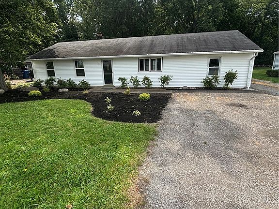 2nd image of 27107 Lynn Dr