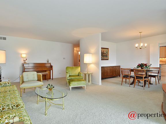 Living Room / Dining Room