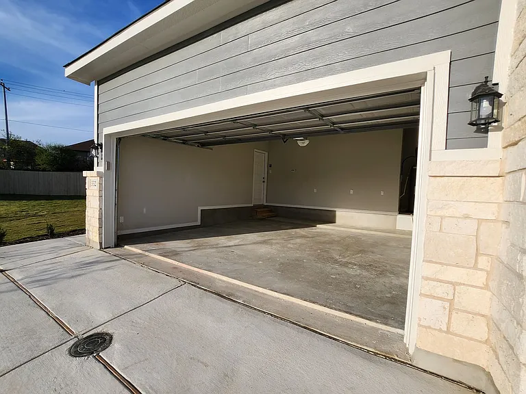 332 Caleb Ct — Photo 4