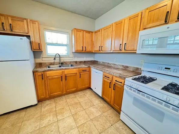 1420 S 17th St #1, Lincoln, NE 68502