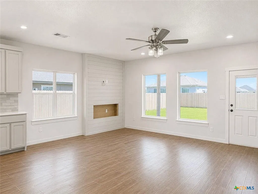 1422 Cedar River Lane - 1 — Photo 2