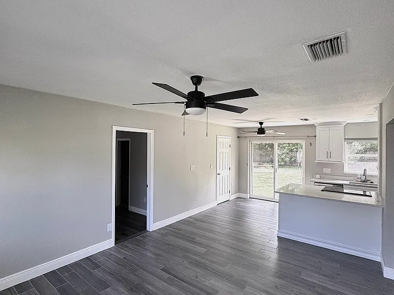 8133 65th Way N — Photo 3