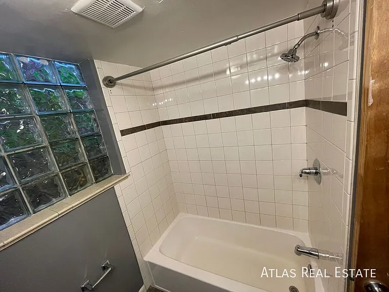 1833 N Hooker St — Photo 12