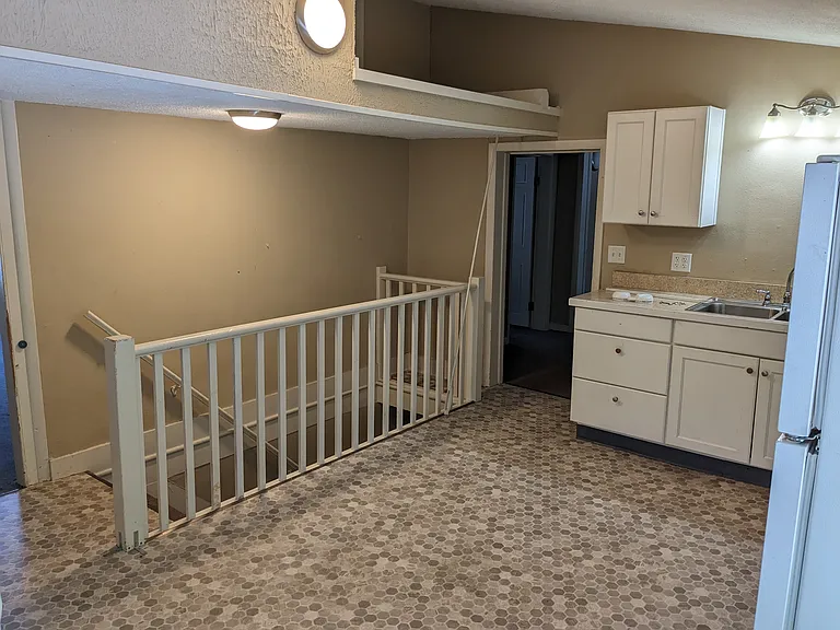 119 Clinton St #5 — Photo 2