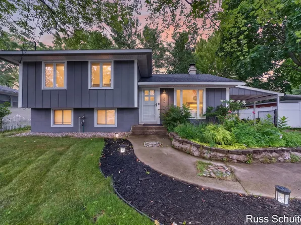 680 August Rd, Norton Shores, MI 49441