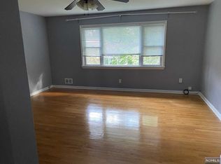 47 Cooper St, Bergenfield, NJ 07621
