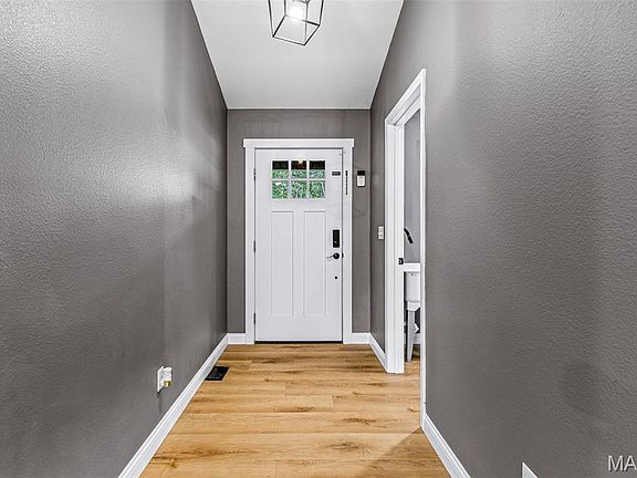 5th image of 302 Chestnut View Rd