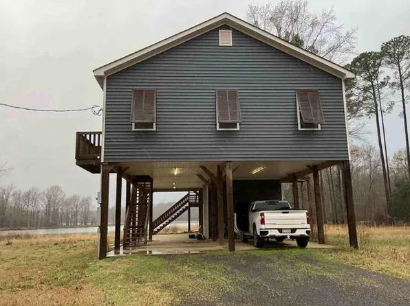 300 Cypress Lake Dr, Pickensville, AL 35447