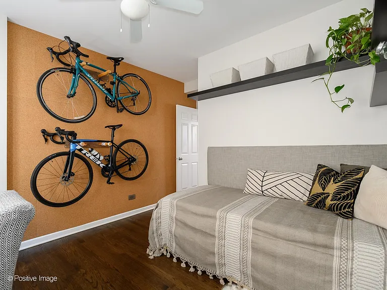 910 N Washtenaw Ave #1 — Photo 17