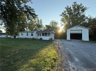 6587 Albion Rd, Oakfield, NY 14125