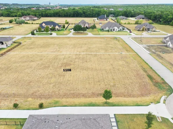1108 King James Ct, Cedar Hill, TX 75104