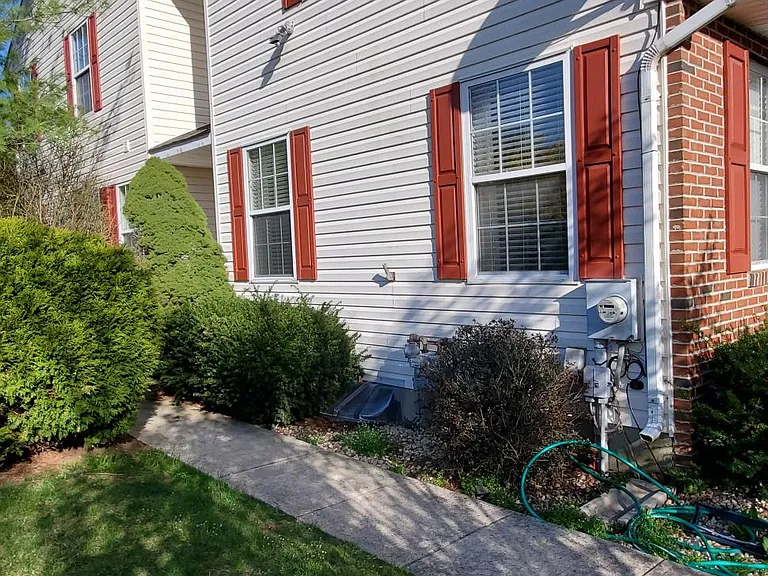 143 Hunt Club Dr — Photo 3
