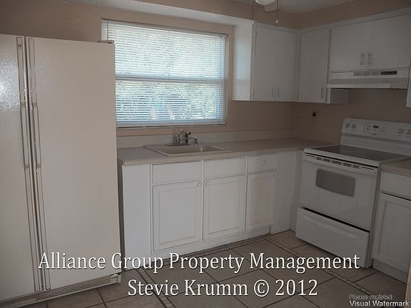 2BR/1B Kitchen