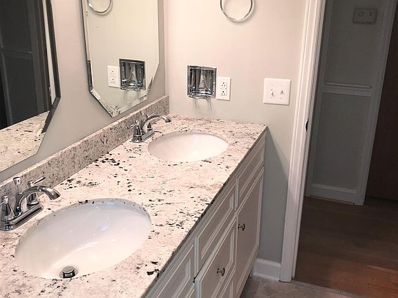 4th image of 4725 Southwin Dr