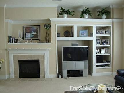 Entertainment center - greatroom
						:
						20x18 with build in speakers and gas fireplace