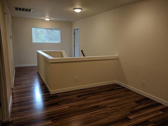 5th image of 5975 Caymans Pl NE