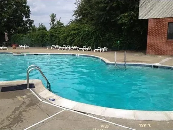 300 Governors Dr APT 9, Winthrop, MA 02152