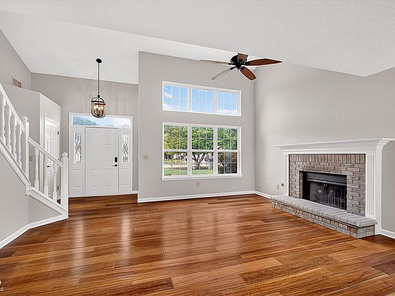 4th image of 10032 Ironway Dr