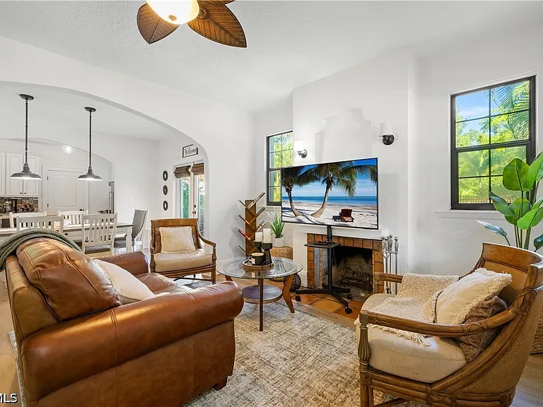 2408 Euclid Ave — Photo 3