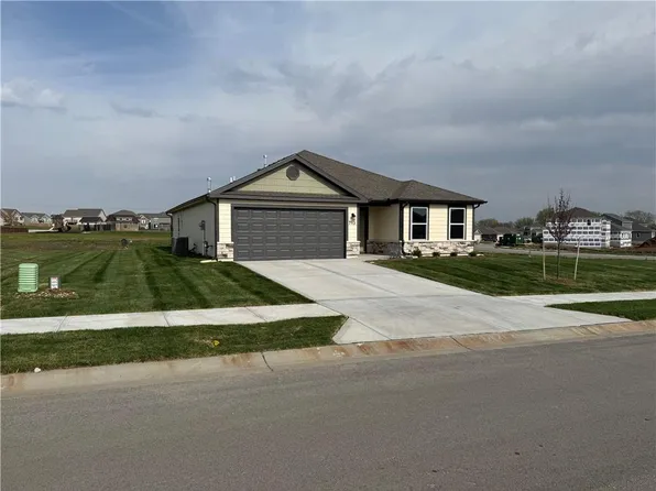 713 Bentley Dr, Belton, MO 64012