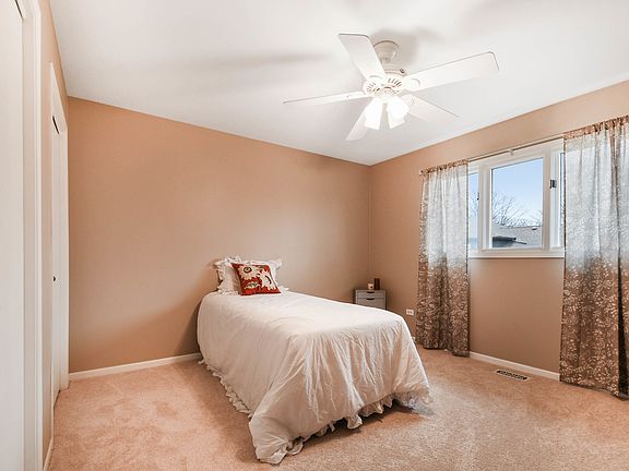 3rd image of 7726 Surrey Dr