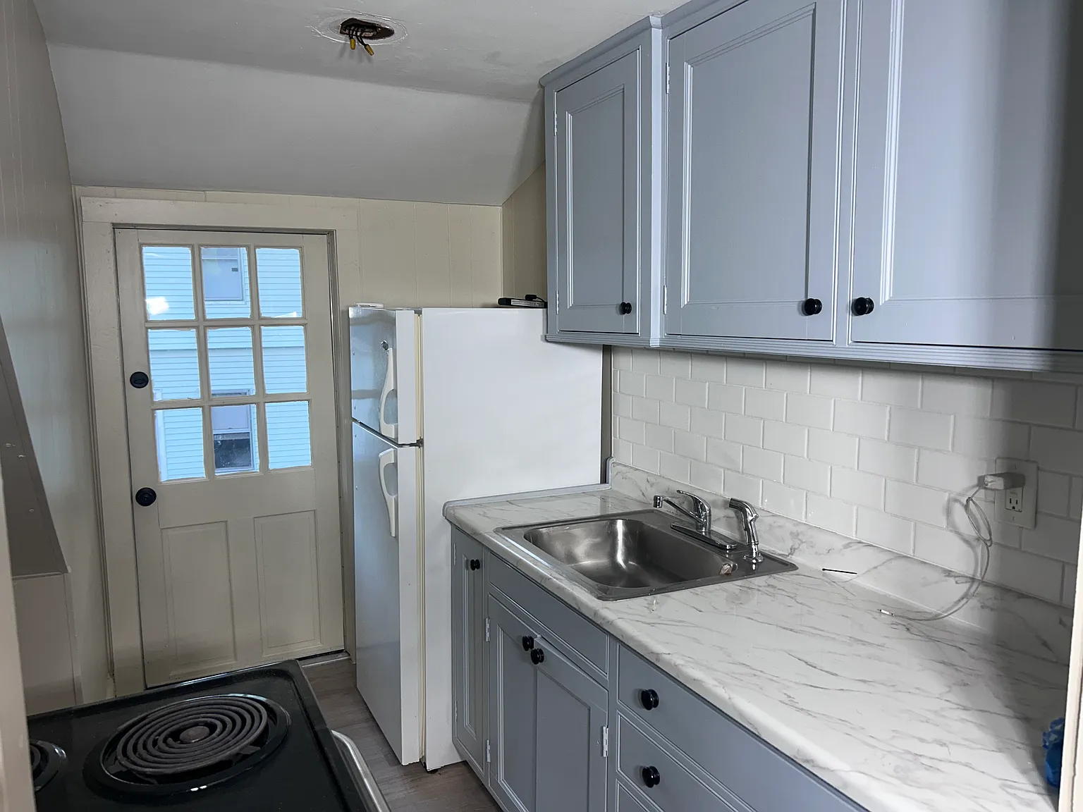 2 bed, 650 sqft, $2,400 — Photo 2