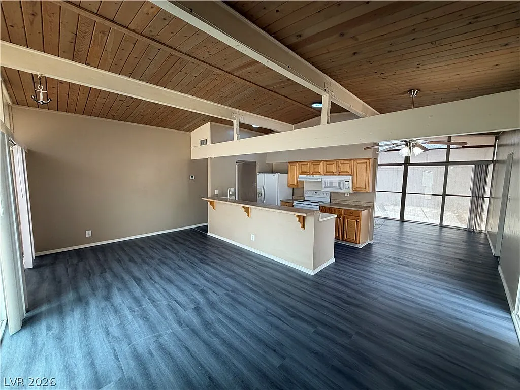 3 bed, 2.0 bath, 1453 sqft, $1,695 — Photo 4