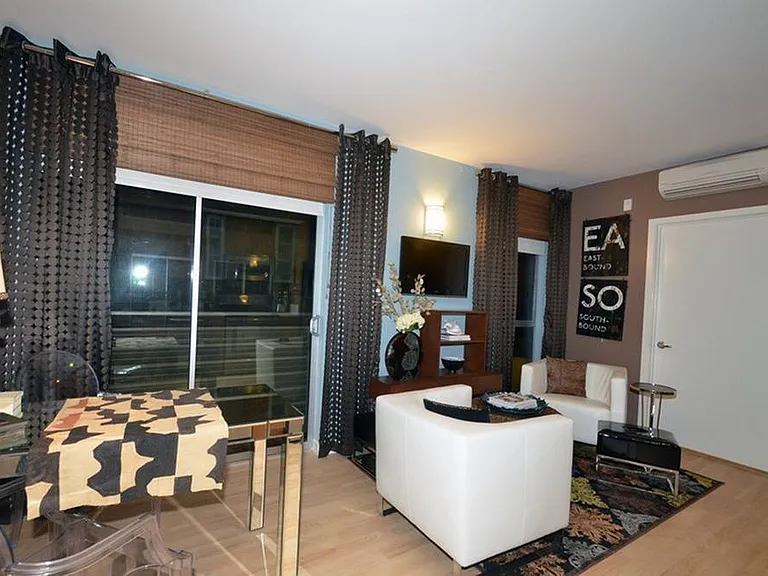 819 Broadway 210 Living 3
