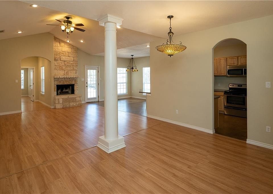 1st image of 412 Cargill Dr