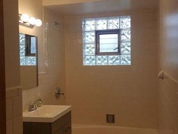 2nd image of 4857 N Harlem Ave #2B