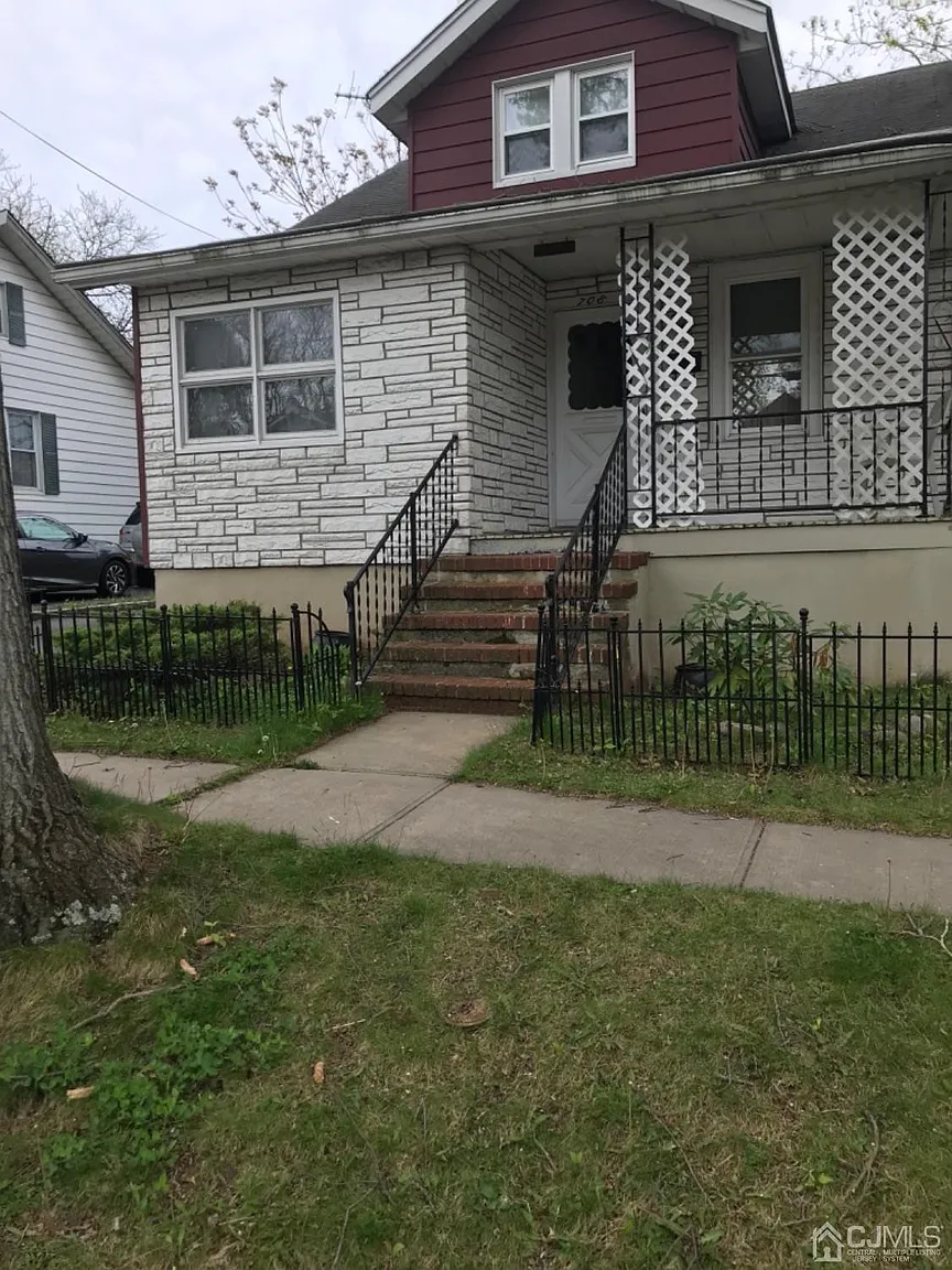 708 Eden Ave photo 1
