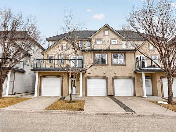 3rd image of 34 W Simcoe Pl SW