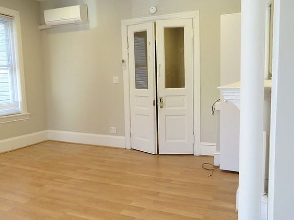 5th image of 5036 Cedar Ave #2