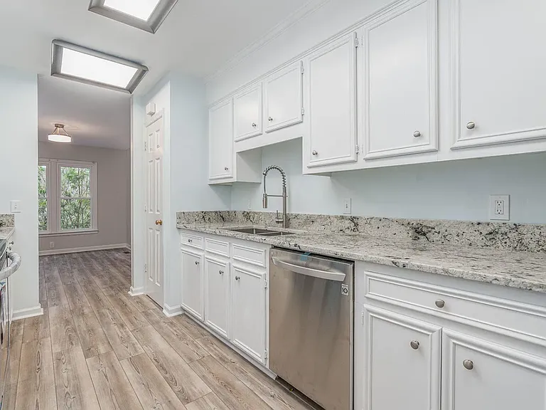 105 River Bluff Ct — Photo 12