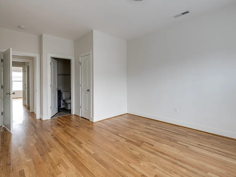 309 W 13th St #B — Photo 7