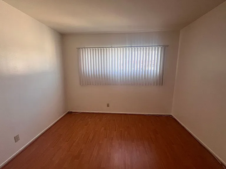 5350 Russell Avenue — Photo 28