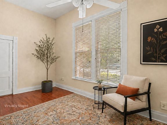 4th image of 212 W 43rd St #A