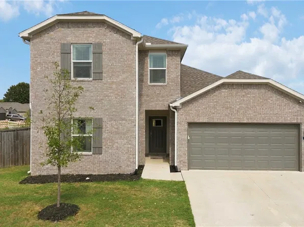 909 W Cottonwood St, Rogers, AR 72758