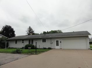 911 La Crosse St, Onalaska, WI 54650