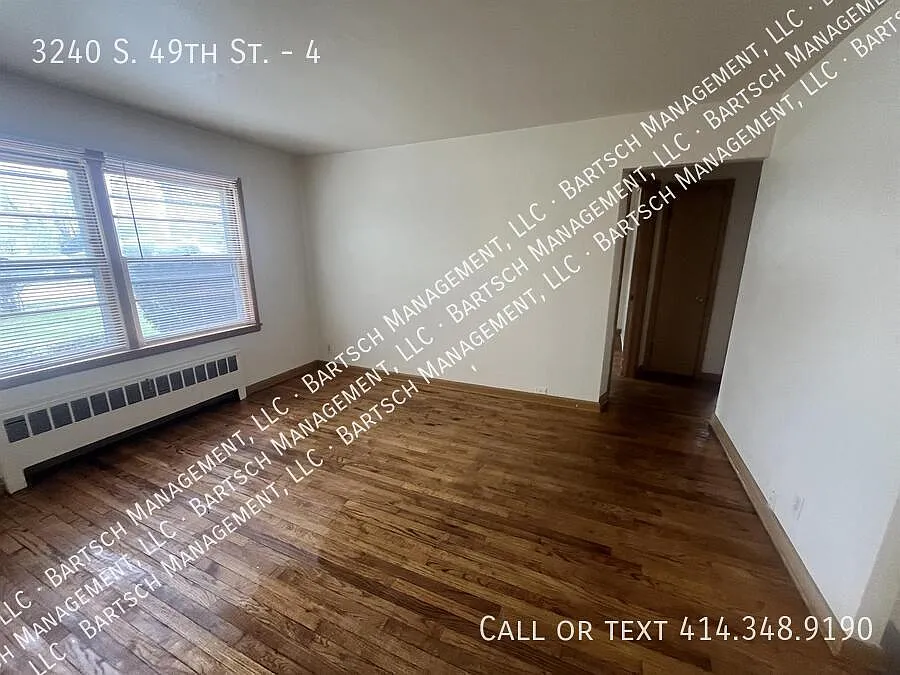 Building Photo - 3240 S 49th St #4