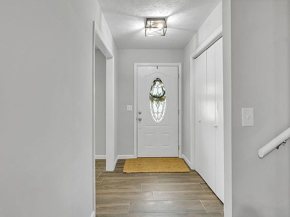 5th image of 3809 Leane Dr