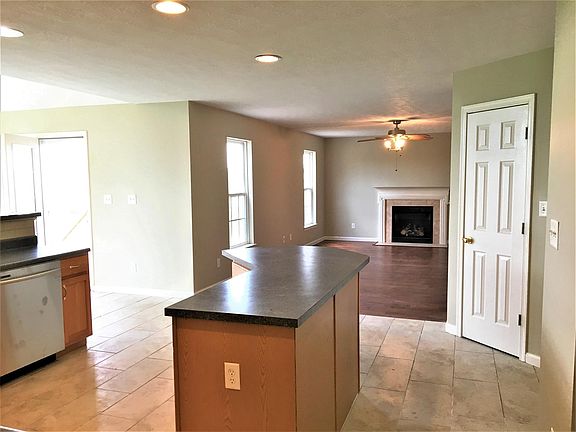 3rd image of 3611 Yellow Finch Way