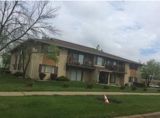 5705 Holmes Ave APT 1B, Clarendon Hills, IL 60514