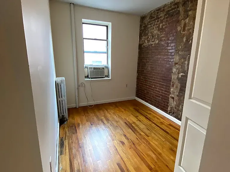 540 E 5th St #22 — Photo 8
