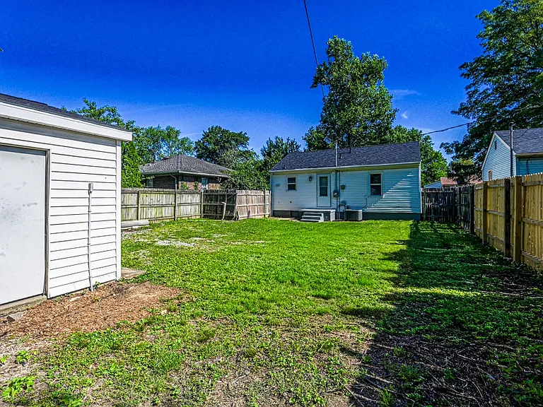 1909 Taylor Ave — Photo 27