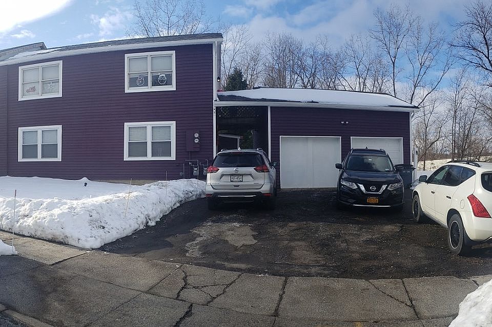 1st image of 23-24 Williamsburg Dr