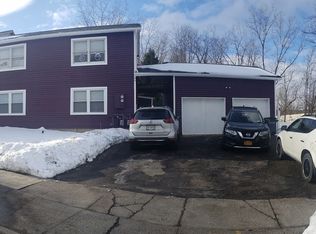 23-24 Williamsburg Dr, Newburgh, NY 12550