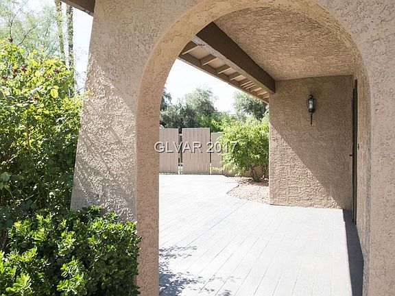 3rd image of 3925 Calle De Este