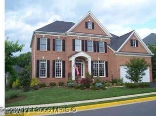 10118 Farrcroft Dr, Fairfax, VA 22030